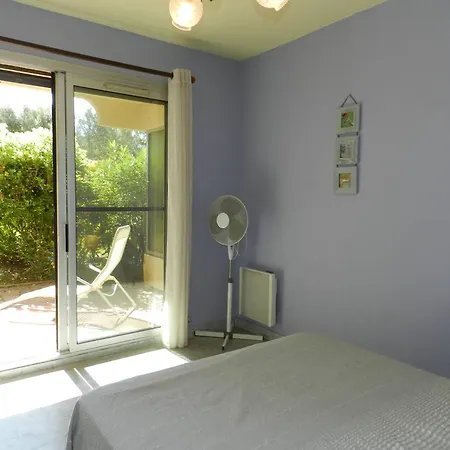Apartment Le Lavandou, 2 Pieces, 5 Personnes - Fr-1-713-154 Le Lavandou