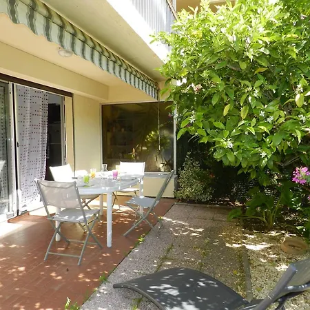 Le Lavandou, 2 Pieces, 5 Personnes - Fr-1-713-154 *